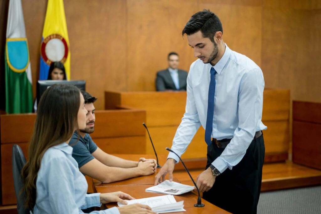 Qual a diferença entre os cargos de promotor e procurador?