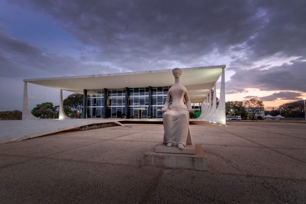 Interpretação constitucional na prática: estudo de caso do STF